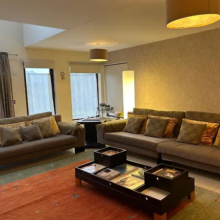 펜션 Modern 4 Bedroom House Ring Of Kerry -killarney 킬라니